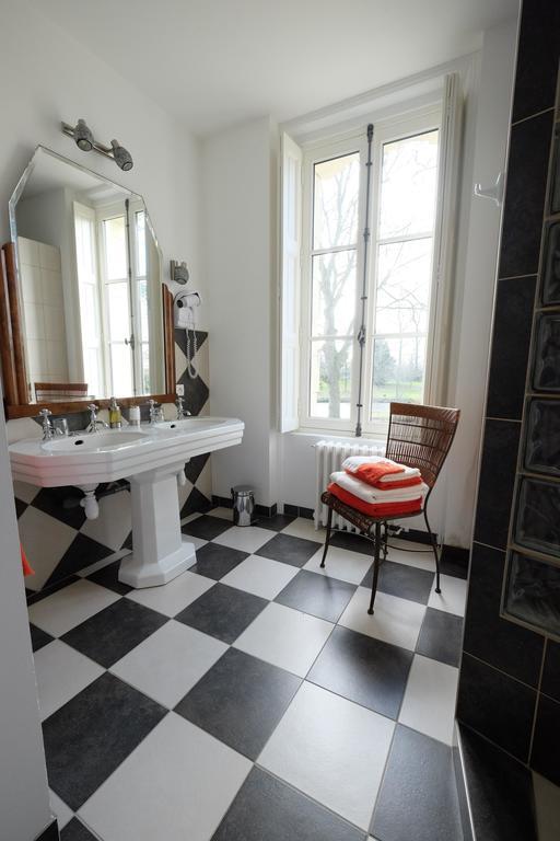 Bed and Breakfast Chateau Du Beugnon Tigné Pokoj fotografie